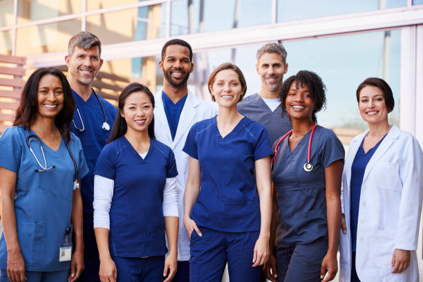 Healthy Care Living healthcare professionals working together